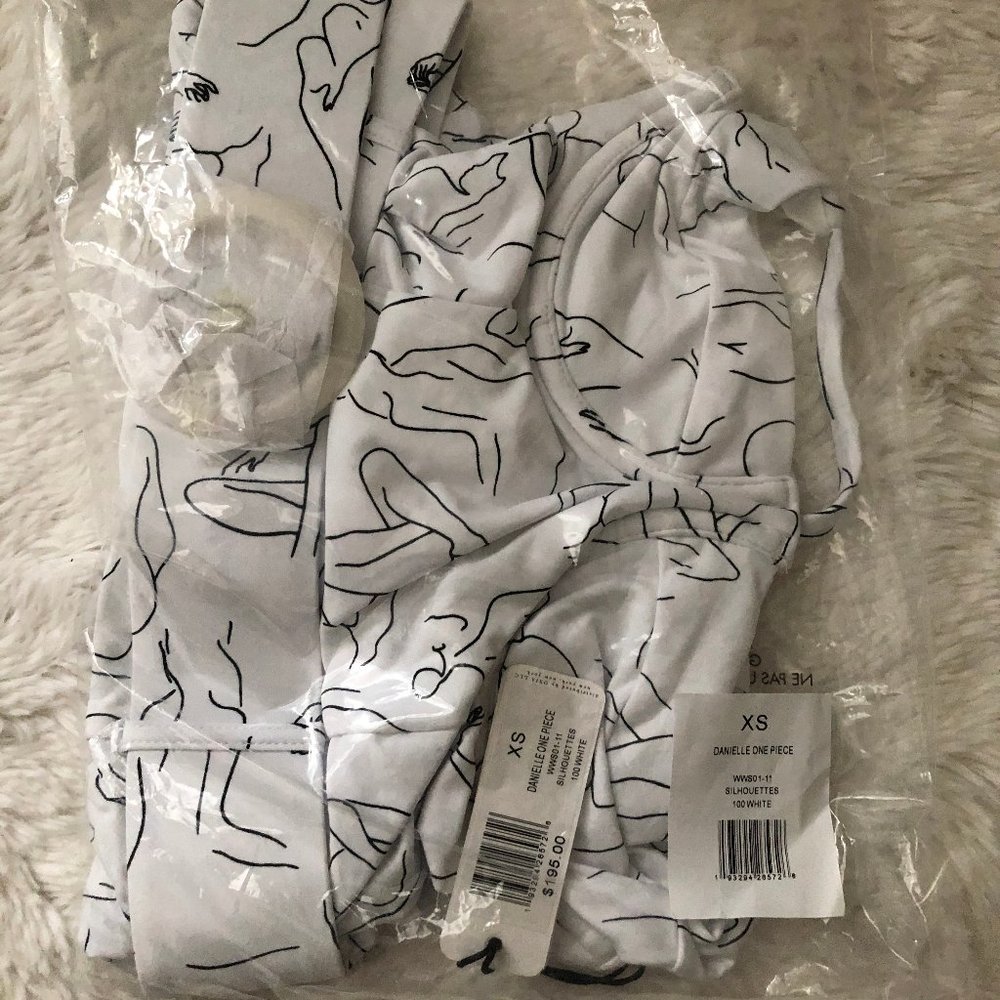 WeWoreWhat One Piece XS S - Picture 9 of 10